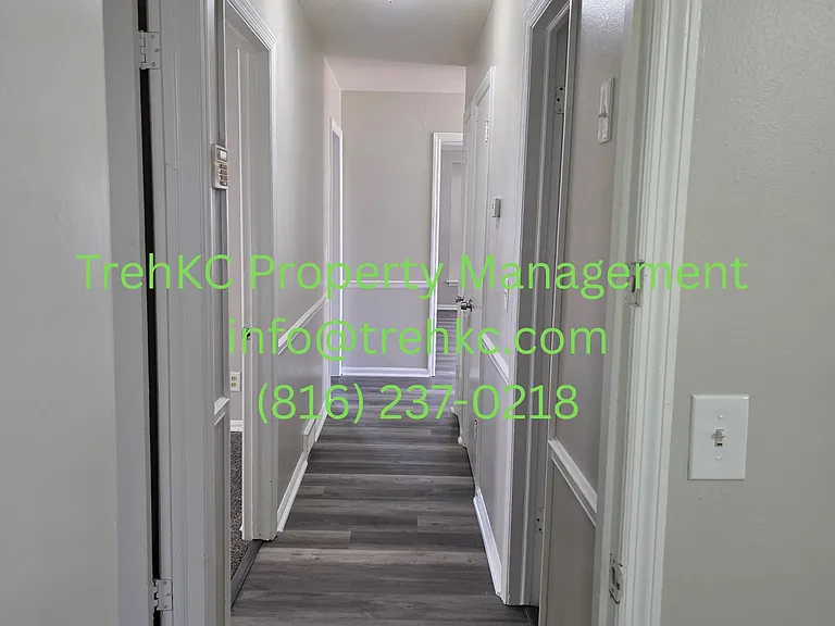 1860 E 76th Ter — Photo 3