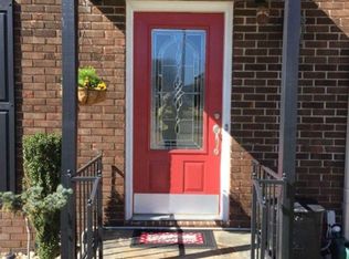 403 Lakepoint Dr, Gadsden, AL 35901