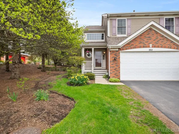 202 Madison Dr, Streamwood, IL 60107
