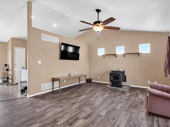 3rd image of 1688 W Hermosa Dr