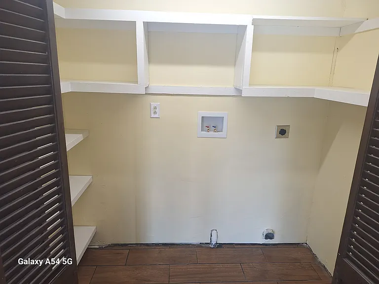 370 West St — Photo 14