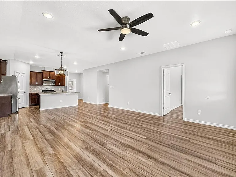 7826 Bullrider Dr — Photo 17