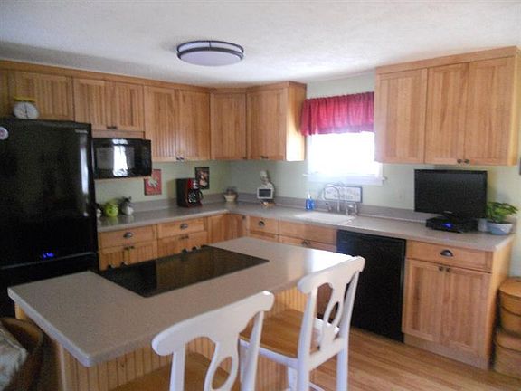 3rd image of 2630 Mapletree Ct