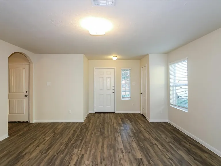 5823 Dawn Misty Ln — Photo 4