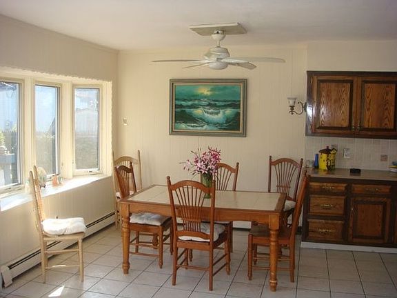 Spacious eat-in kitchen