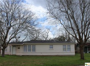 404 Dan Ave, Port Lavaca, TX 77979