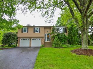 365 Devonshire Dr, Bethlehem, PA 18017