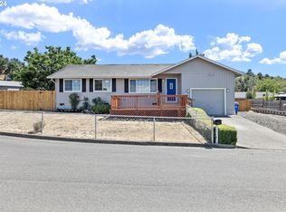 141 Keeler Ct, Roseburg, OR 97471