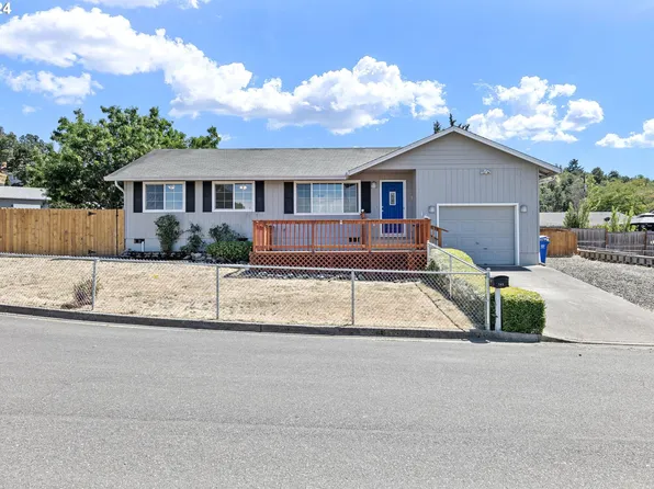 141 Keeler Ct, Roseburg, OR 97471