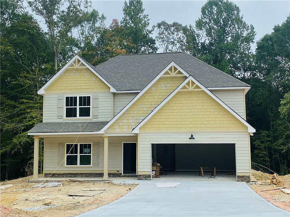 2nd image of 329 Lucy Ln
