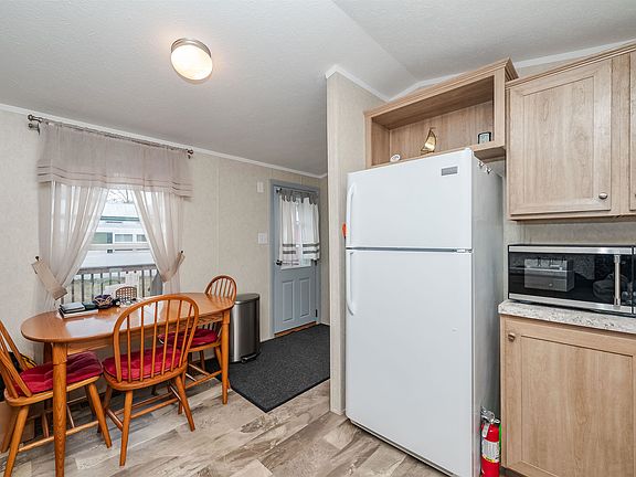 4th image of 7 S Dewberry Lane