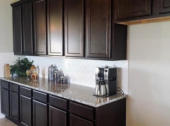 3rd image of 202 Escarpment Way