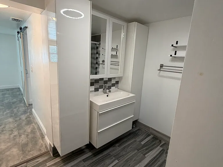 5617 Flora Ave — Photo 9