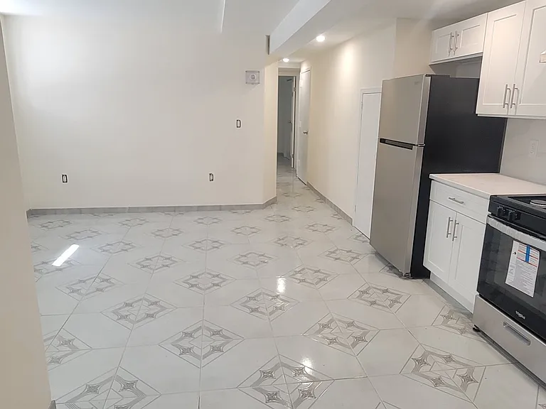 25-83 44th St #1G — Photo 4