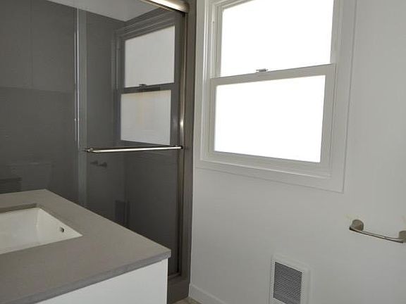 4th image of 2468 Myrtle Ave