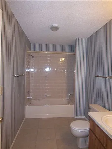 10819 Venice Cir — Photo 12