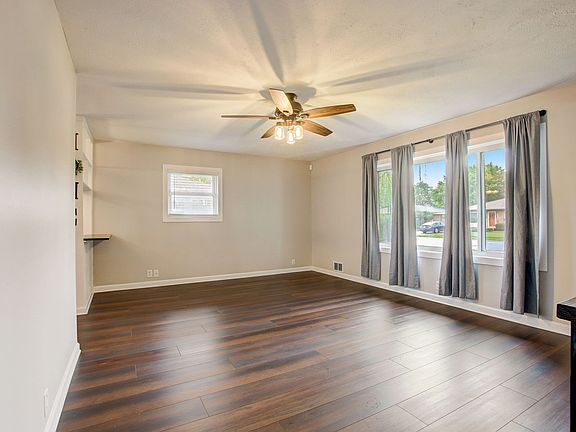 4th image of 2109 Winton Ave