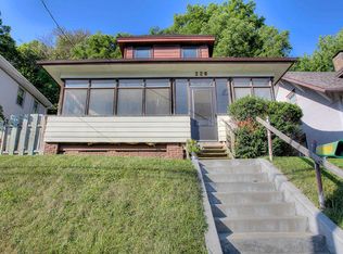 228 Lincoln Ave, Council Bluffs, IA 51503