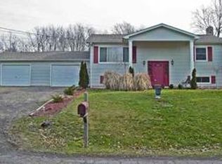 76 Arroyo Village Rd, New Cumberland, WV 26047