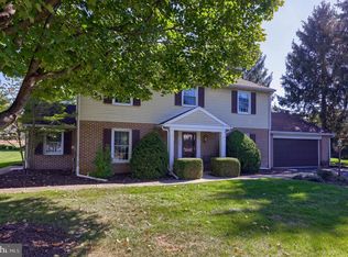 1821 Santa Barbara Dr, Lancaster, PA 17601