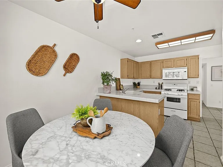 Bright Kitchen & Dining Nook Area
