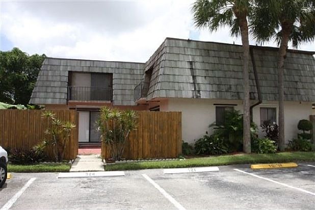 1st image of 4015 Palm Bay Cir APT B