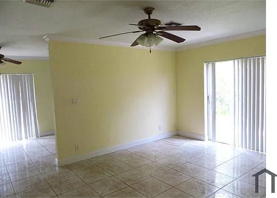 3700 Riverside Dr — Photo 3
