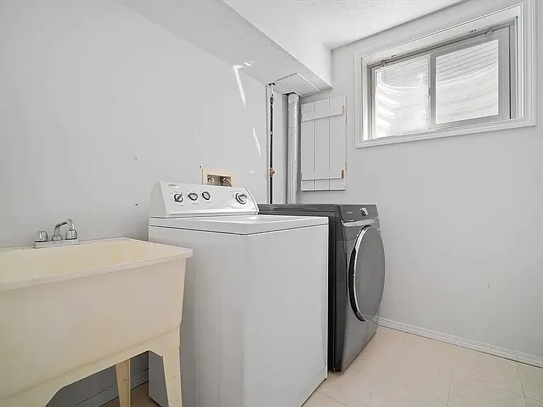 21 Rock Garden Ct — Photo 9