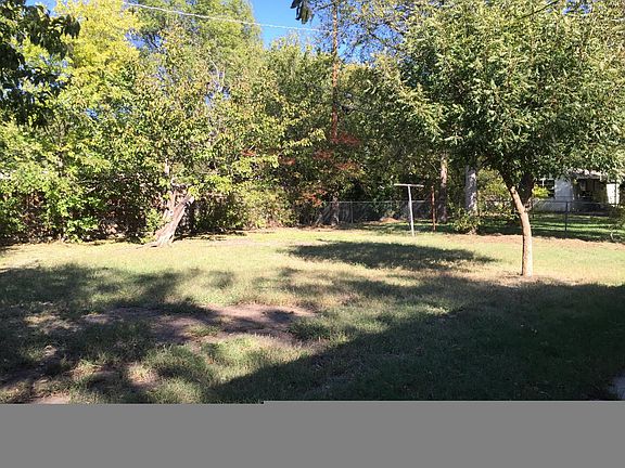 3rd image of 5013 Vicki St