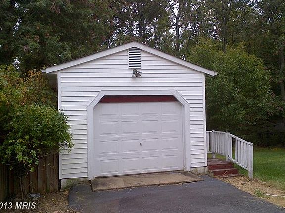 5th image of 15923 Smithey Dr