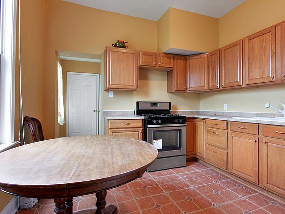 5th image of 2904 S Saratoga St