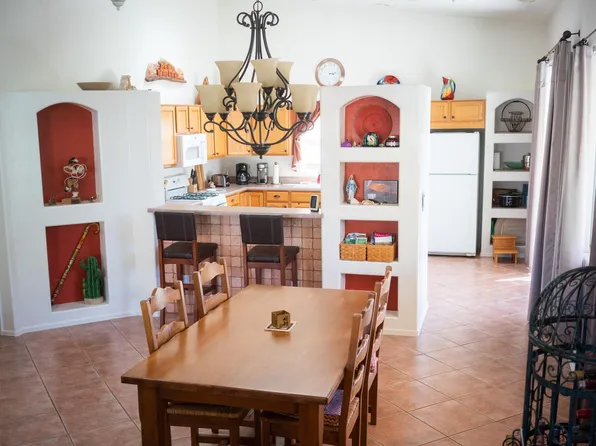 6055 W Ten Star Dr, Tucson, AZ 85713