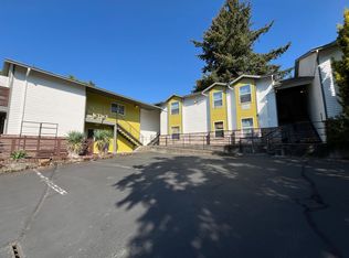 3911 SE Mall St APT 2D, Portland, OR 97202