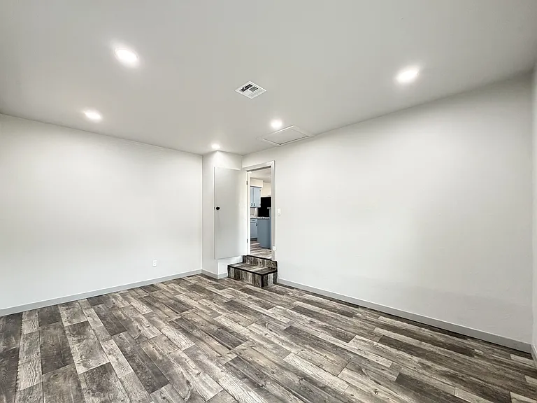 2417 NW 42nd St — Photo 10