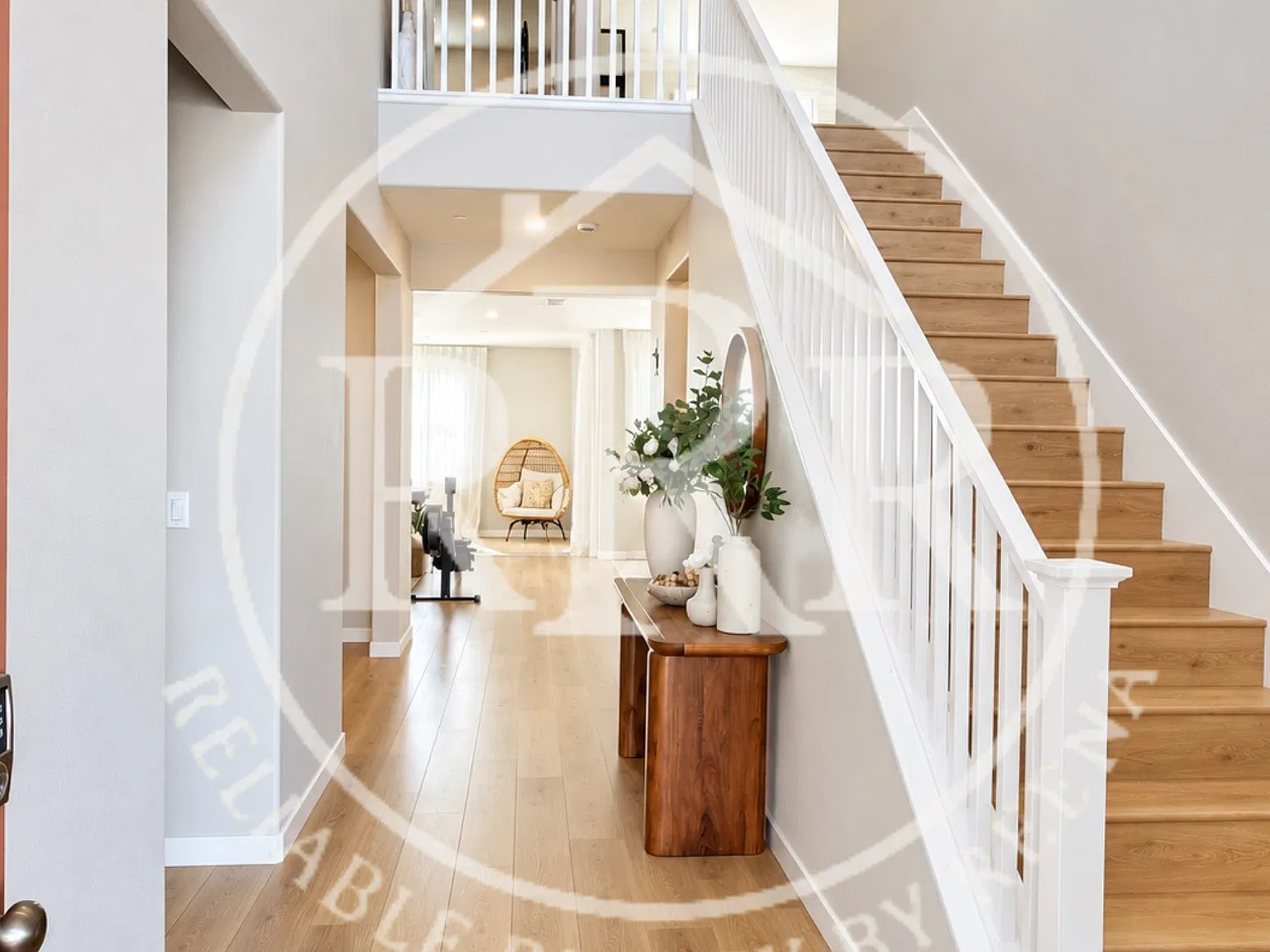 5 bed, 3.5 bath, 3465 sqft, $3,900 — Photo 2