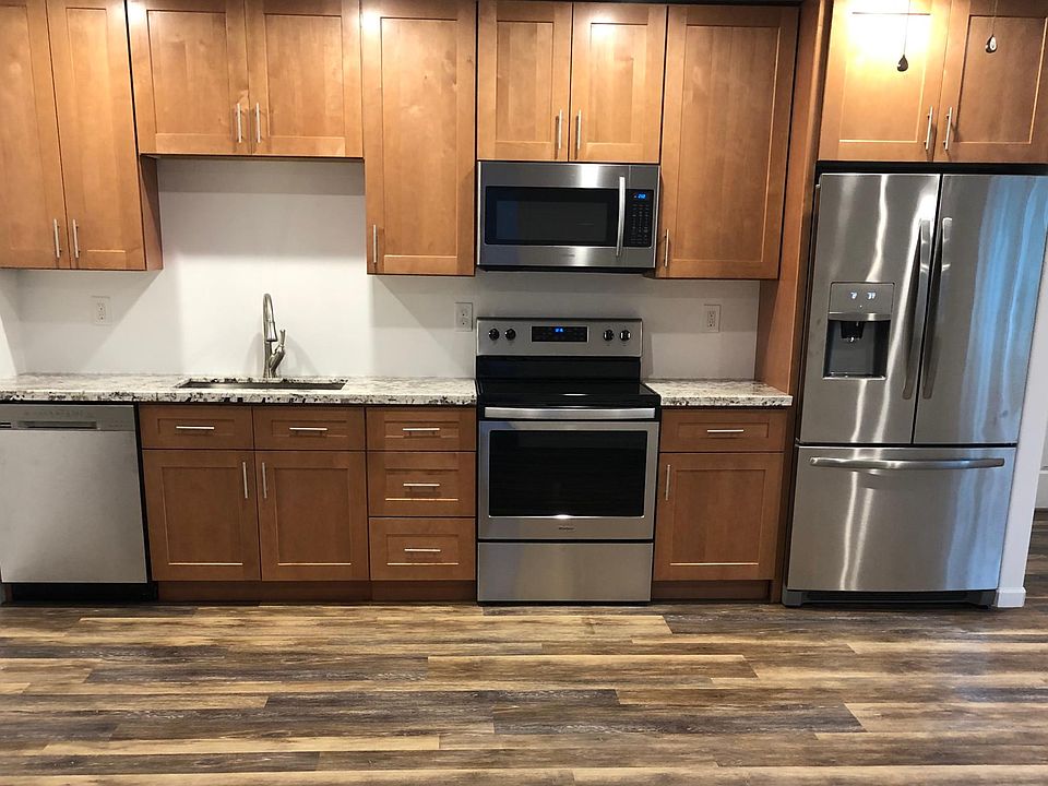 1st image of 2140 6th St