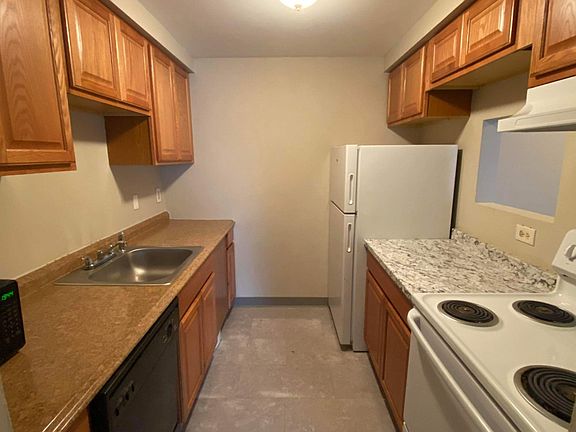2nd image of 800 Pond St #301