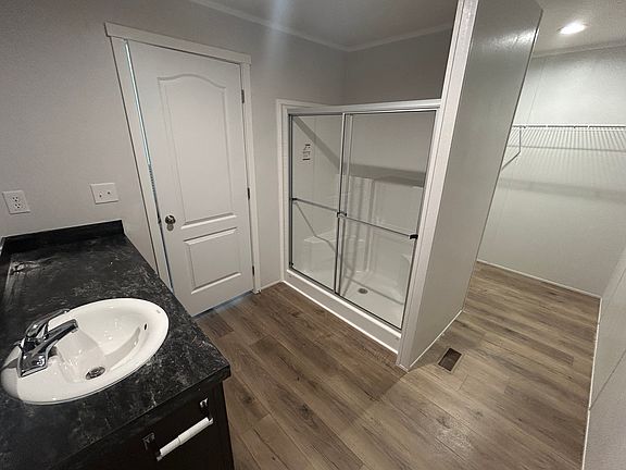 4th image of 171 Sierra Cir