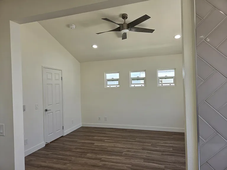1812 W Balboa Blvd #B — Photo 20