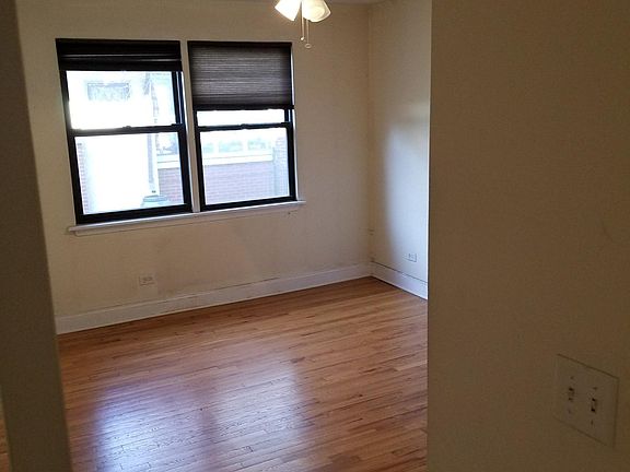 2nd image of 1711 W Jarvis Ave APT 106