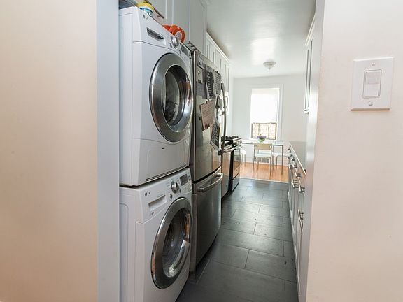 4th image of 55 W 92nd St #6D8