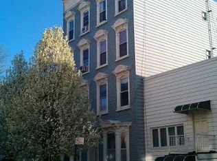 100 Newell St APT 2R, Brooklyn, NY 11222