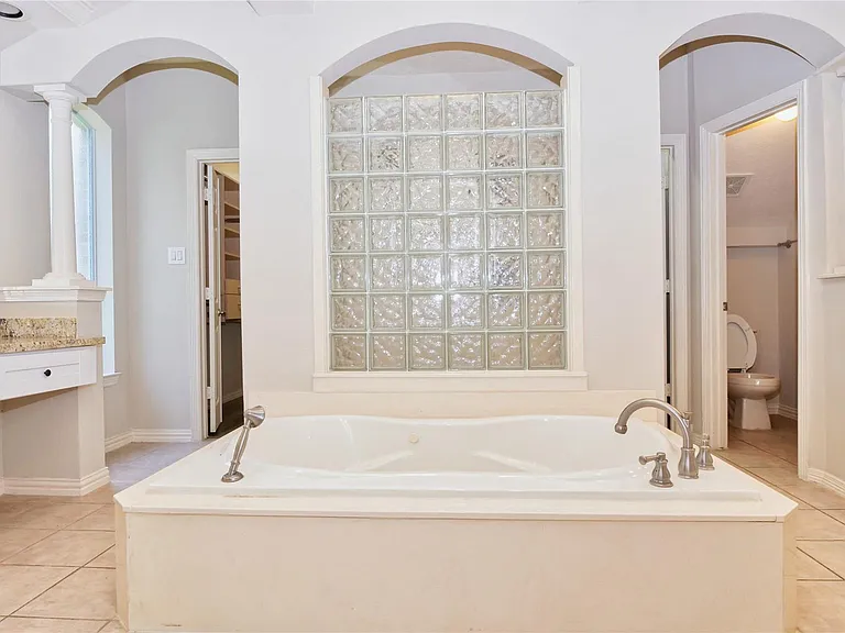 21318 Chickory Trl — Photo 17