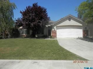 5546 W Sunnyside Ct, Visalia, CA 93277