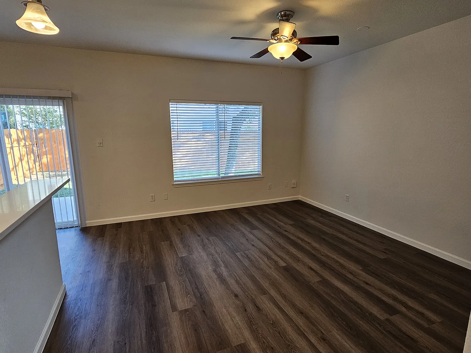 3 bed, 2.5 bath, 1350 sqft, $1,850 — Photo 4