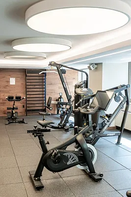 Rented by Cushman & Wakefield (Management) | media 14