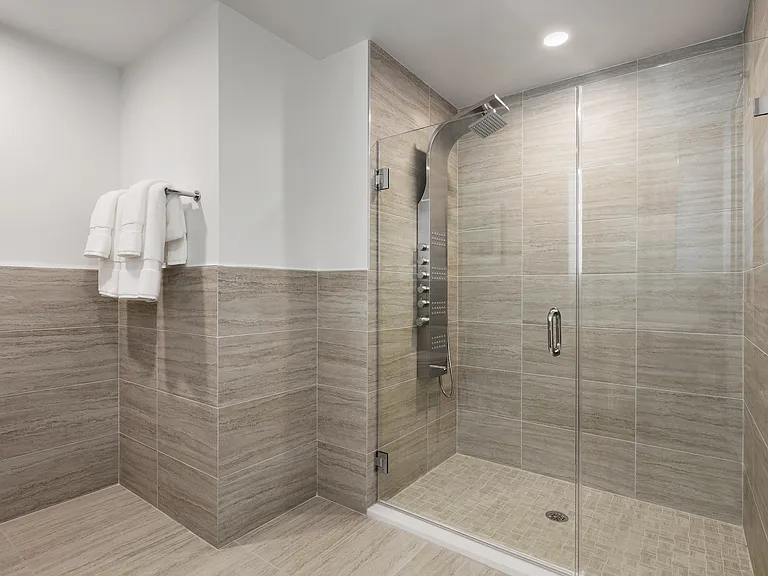 3BR B Bathroom