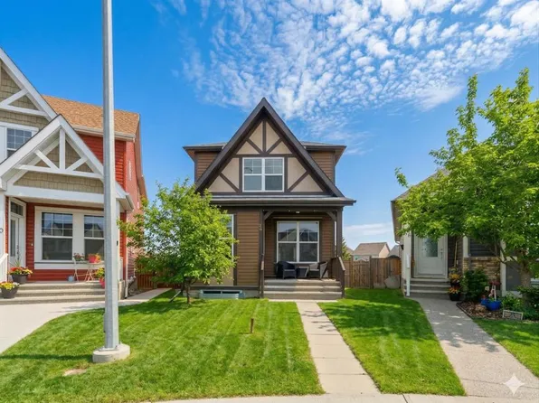 24 NW New Brighton Ct SE, Calgary, AB T2Z 0Y1