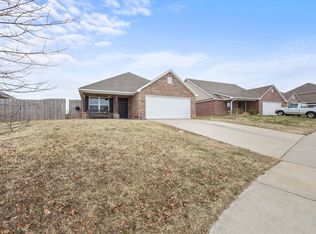 1270 Canyon Gate Dr, Siloam Springs, AR 72761