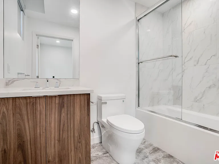 1021 S Shenandoah St #102 — Photo 10